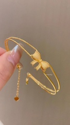 Ribbon Gold Bangle